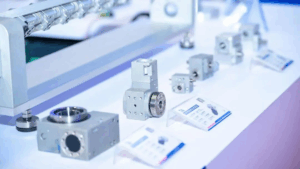 环面包络减速器VS转角减速器：精密传动领域的技术革新